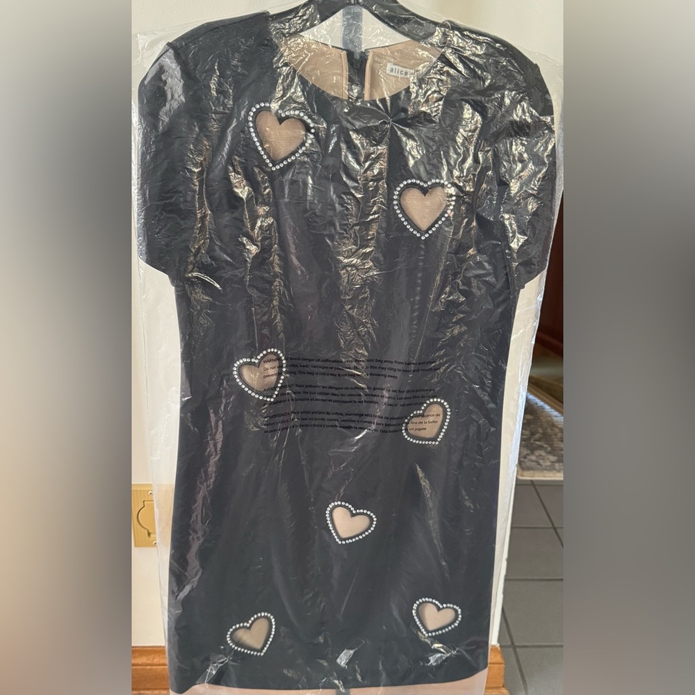 NWT Alice + Olivia Clyde Embellished Cap Sleeve Shift Dress Sz. 8 - Picture 2 of 14